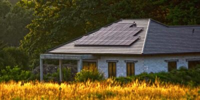 Carport_solaire_écologique_:_une_solution_durable_et_économique_pour_votre_maison