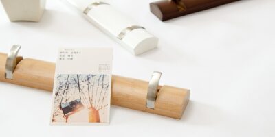 Décorez_votre_intérieur_grâce_à_une_patère_murale_en_bois